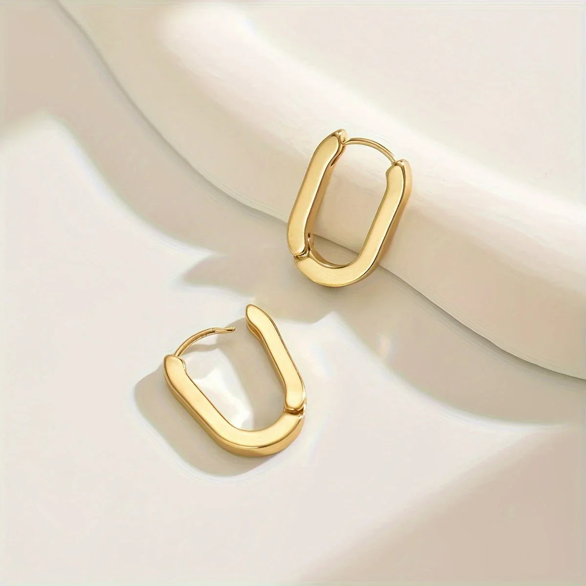 Aura | Boucles d'oreilles géométriques chic et élégantes