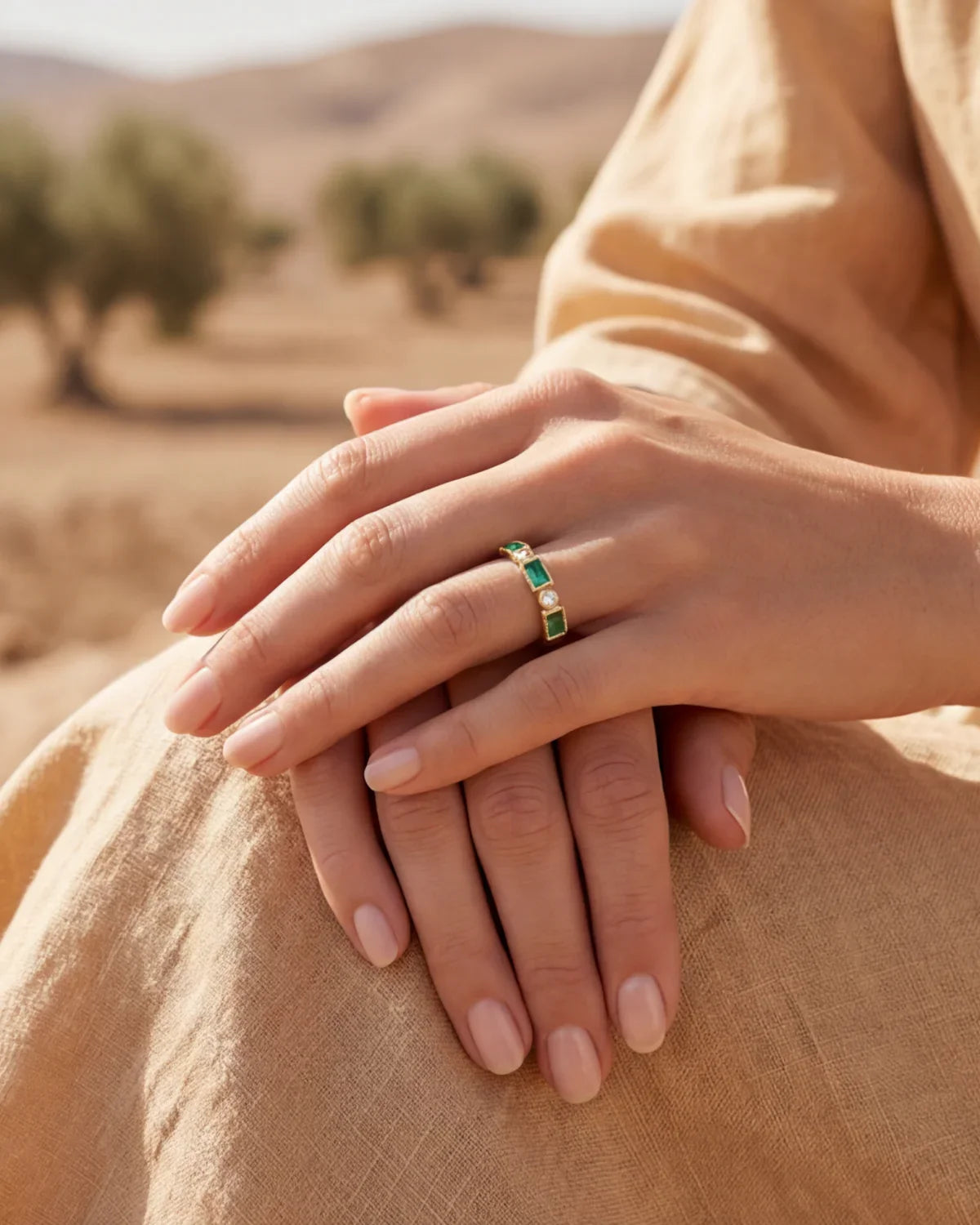 Pascale | Bague élégante avec pierres vertes
