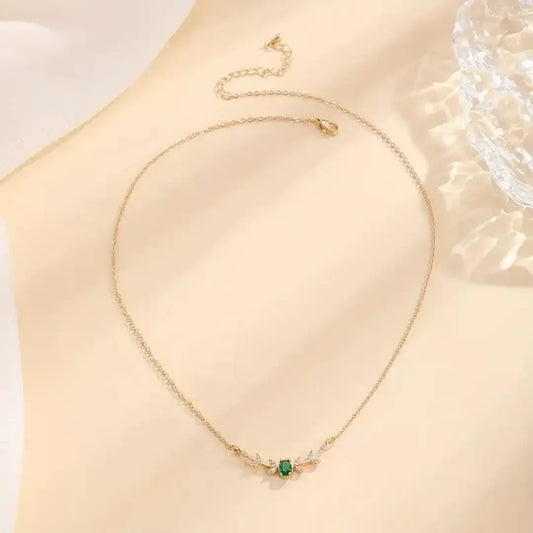 Maëlle | Pendentif Feuille Marquise Émeraude Classique – Élégance Intemporelle