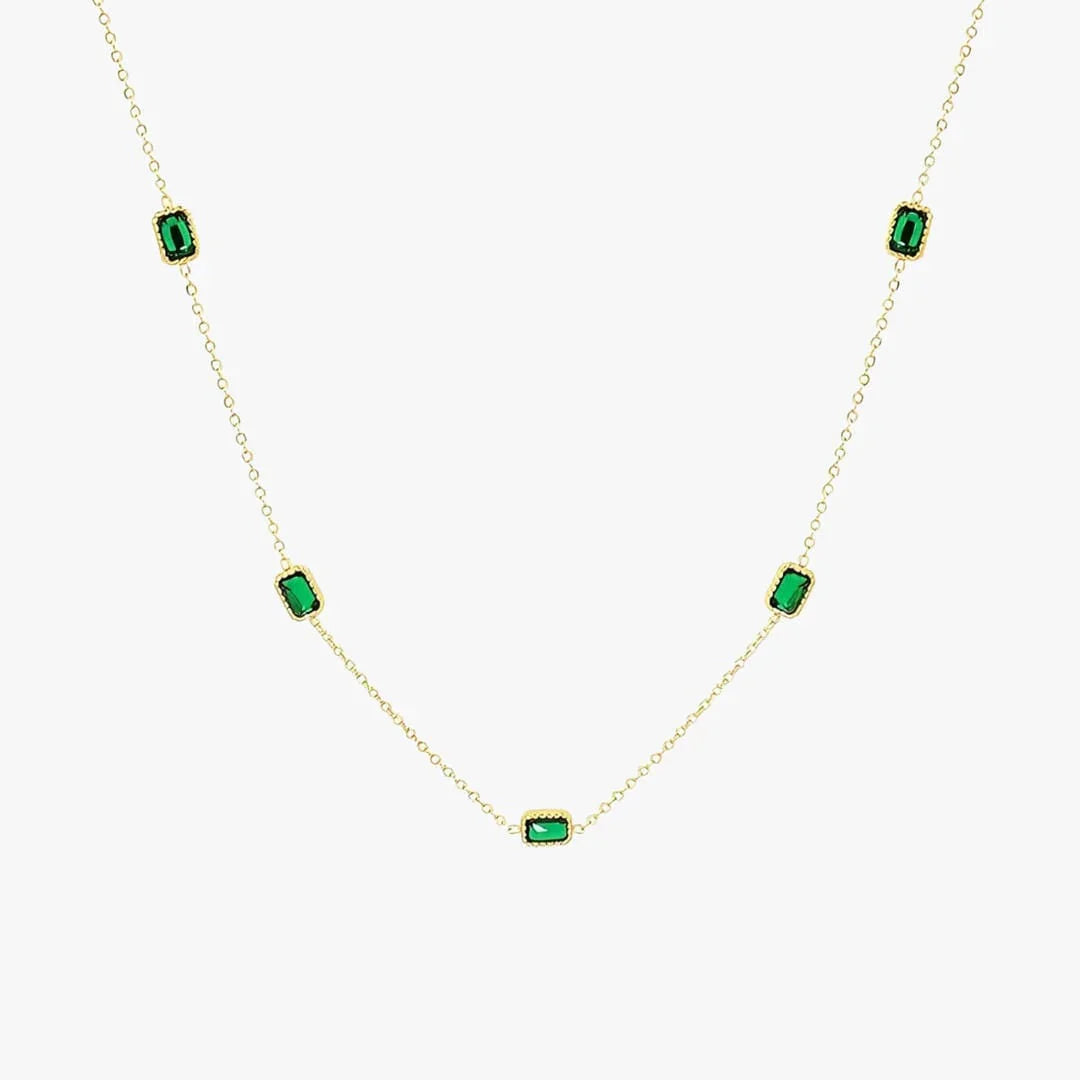 Apolline | Collier en chaîne dorée serti d'une pierre verte