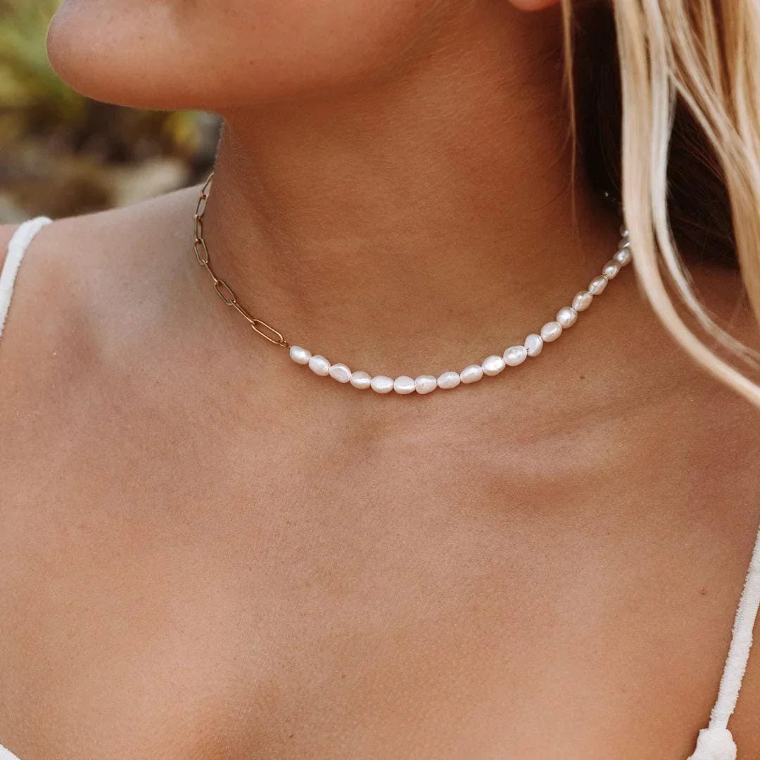 Coline | Collier en Or et Perles — Élégance dorée et perles nacrées