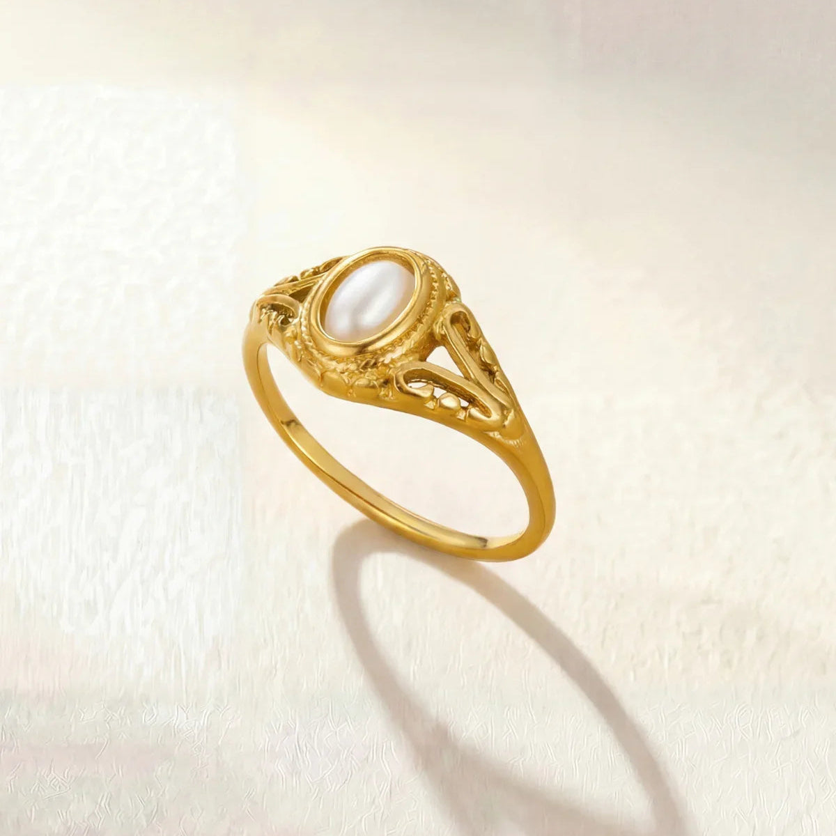 Hélène — Bague élégante et sophistiquée