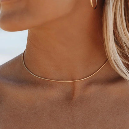 Céleste | Choker Carré en Or Serpent – Doré éclatant et allure résolument chic