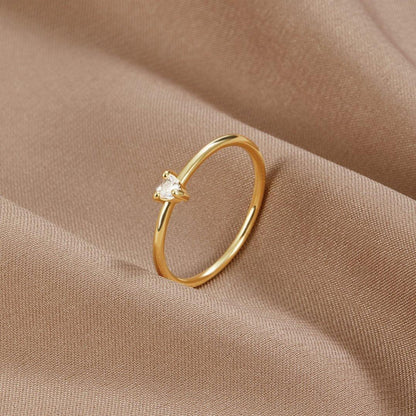 Leonie | Bague en or minimaliste, finition lisse et raffinée