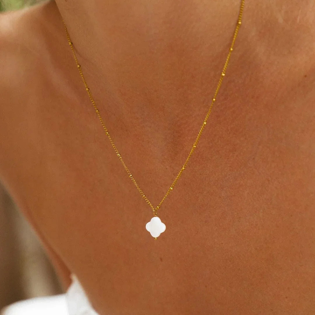 Isaline | Collier Pendentif Carreaux d'Été – Éclat estival et élégance rayonnante